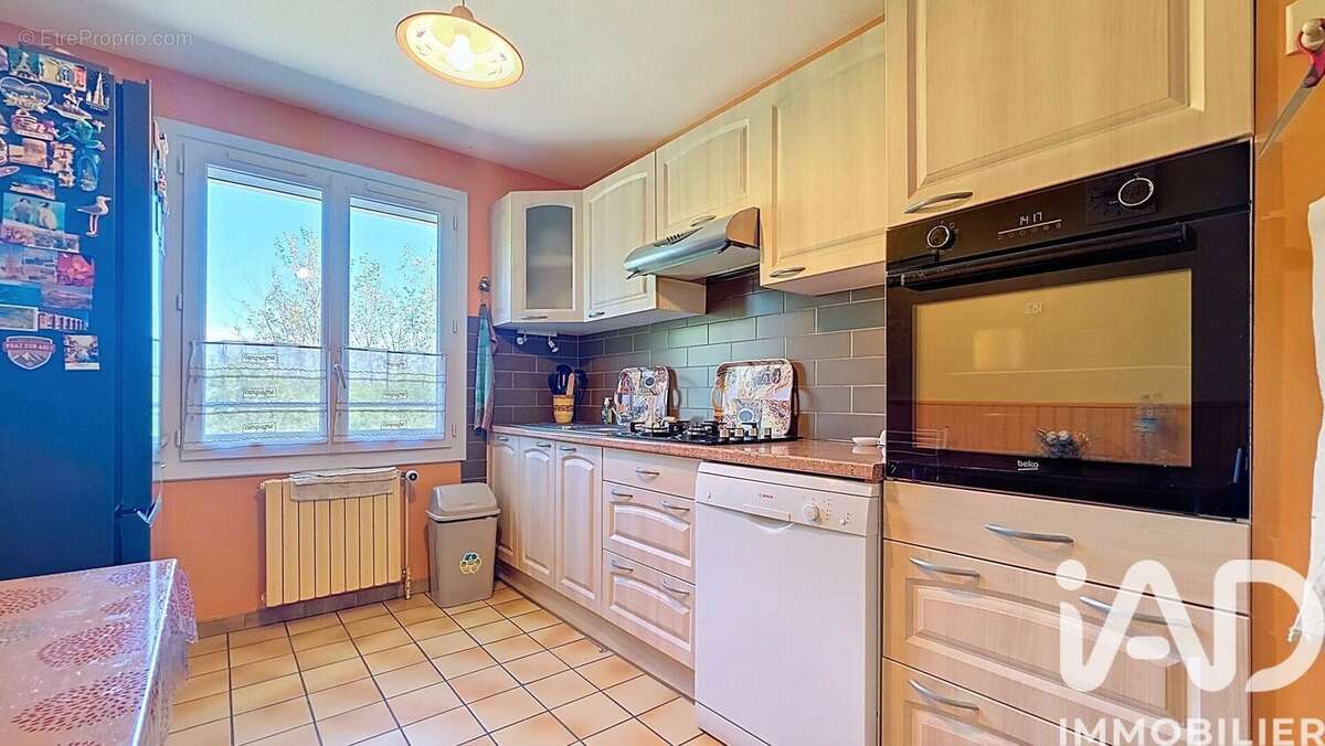 Maison 96 m² à Fulvy  - photo 6