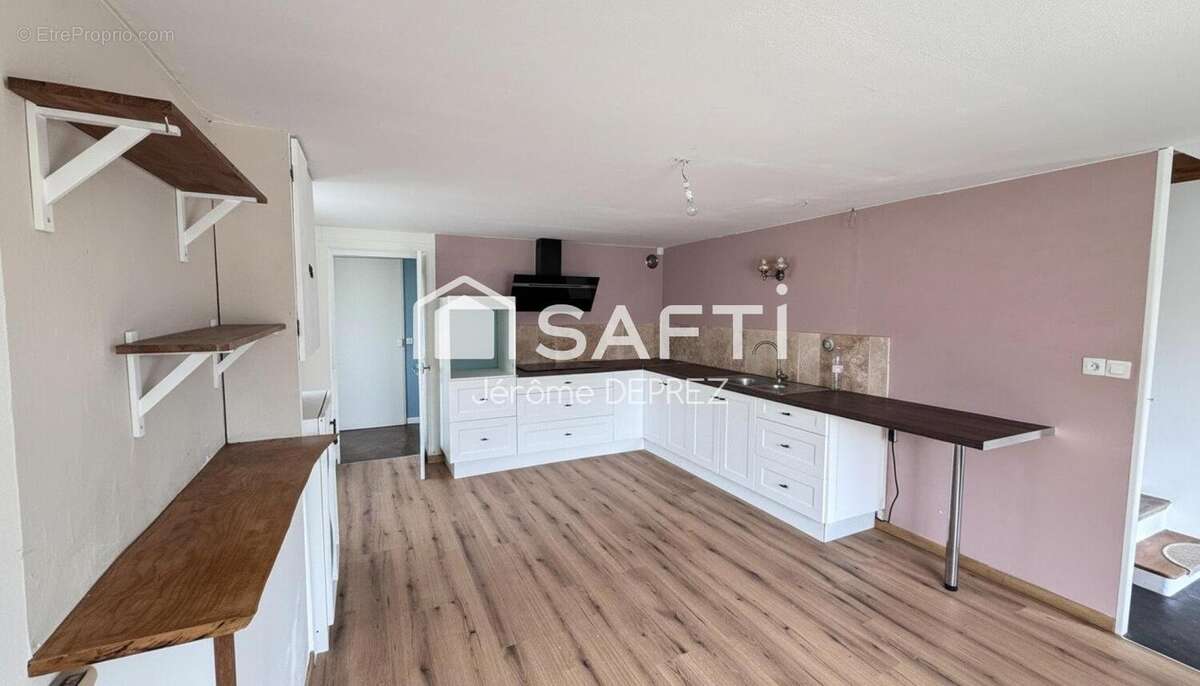 Maison 148 m² à Les Magnils-Reigniers  - photo 3