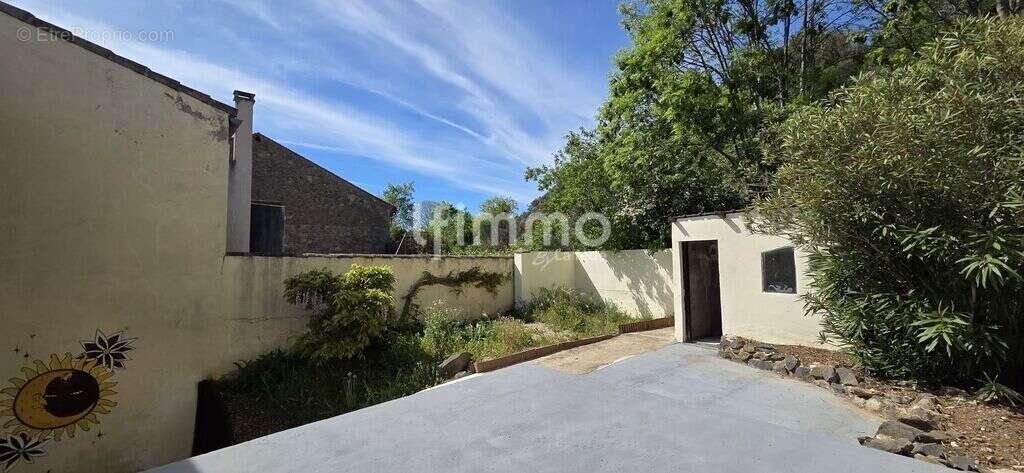 Maison lumineuse avec extérieur - photo 9