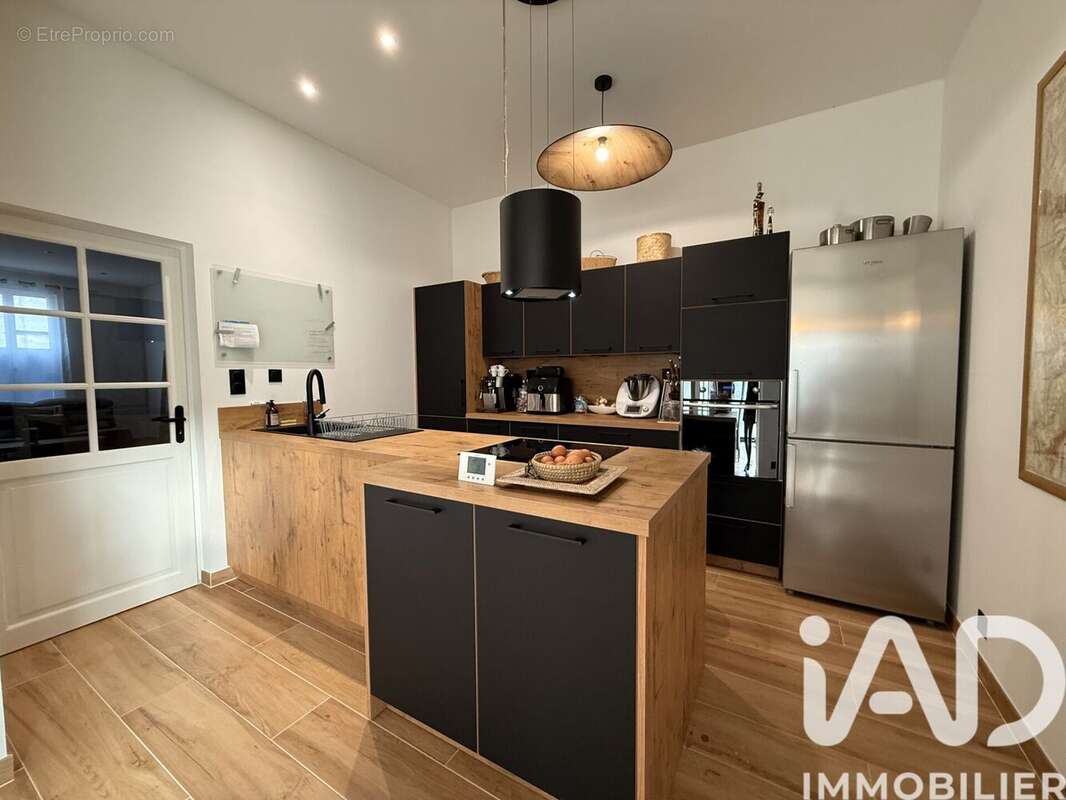 Maison 207 m² à Crecy-La-Chapelle  - photo 7