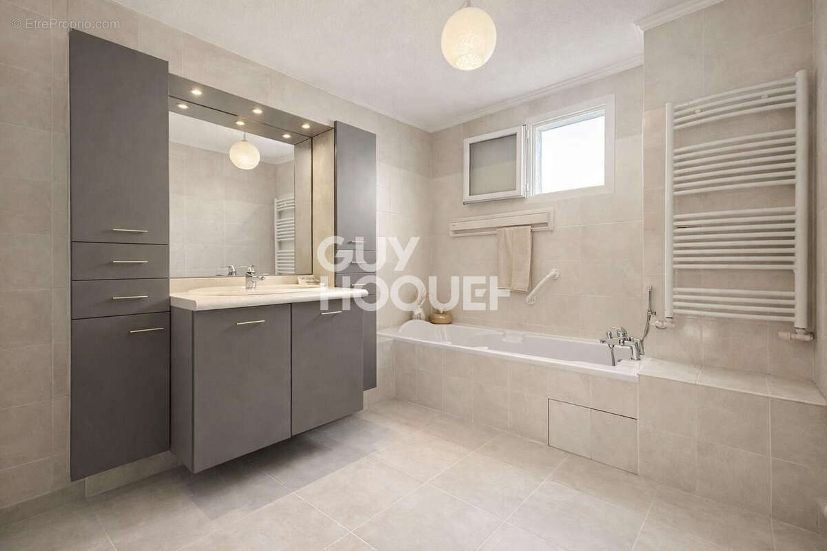 Appartement Chambéry 4 pièces centre ville de 100.80 m2 - photo 11
