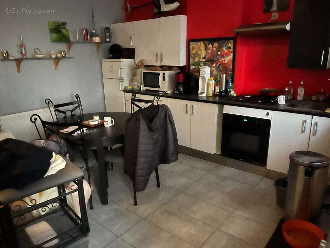 Maison à COURS-LA-VILLE