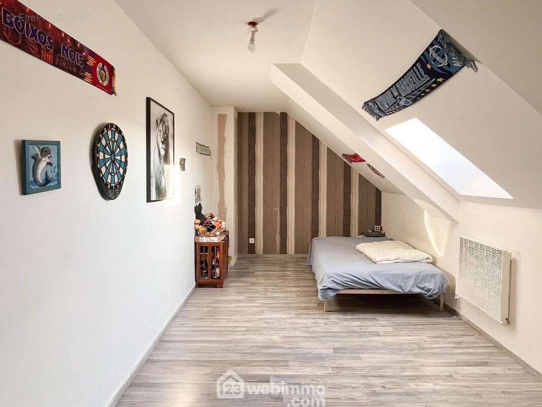 ...une troisième et une quatrième - Maison à BAUNE