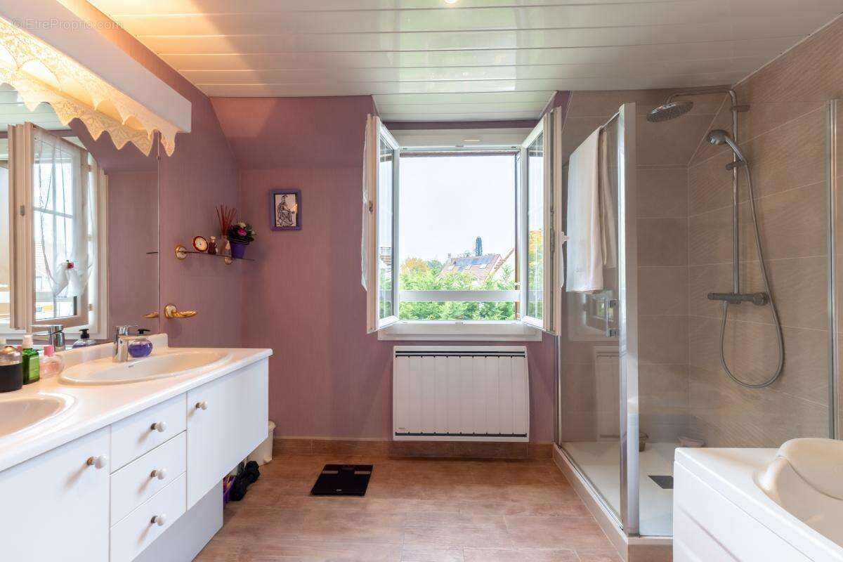 Maison à LA QUEUE-EN-BRIE