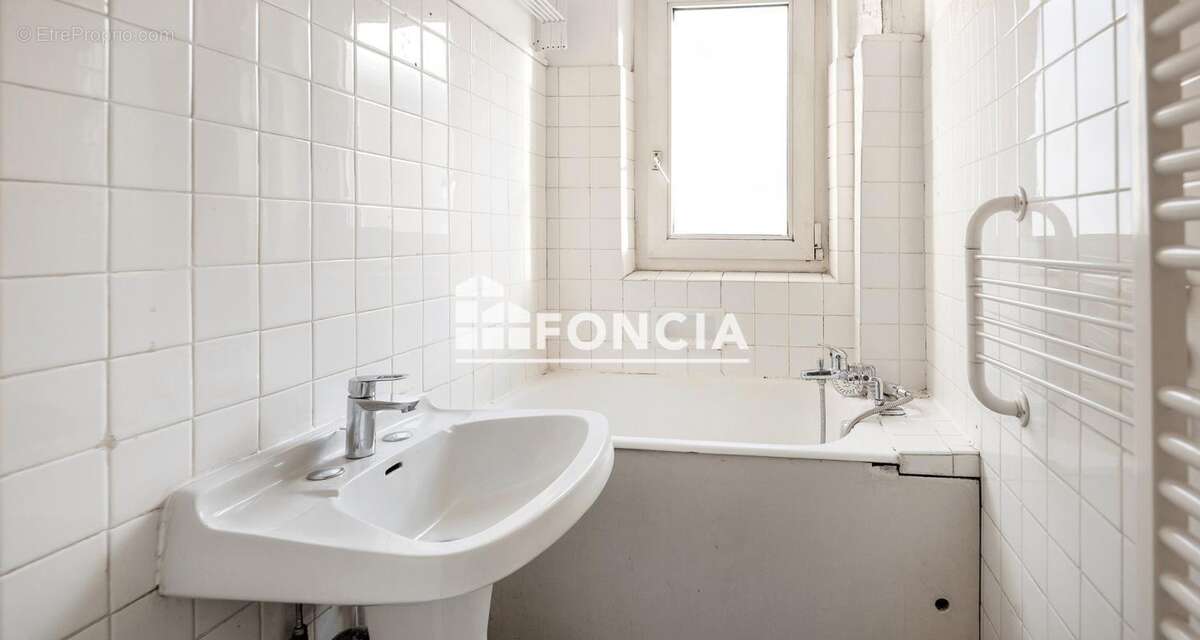 Appartement à PARIS-18E