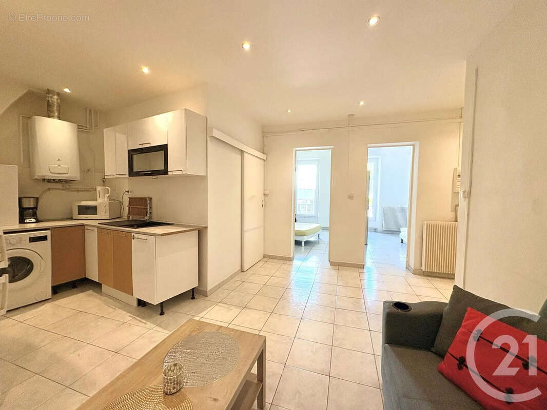 Appartement à MARSEILLE-1E