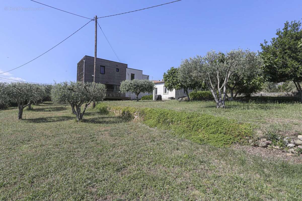 Maison à CARROS