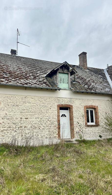 Maison à MARCILLY-EN-VILLETTE