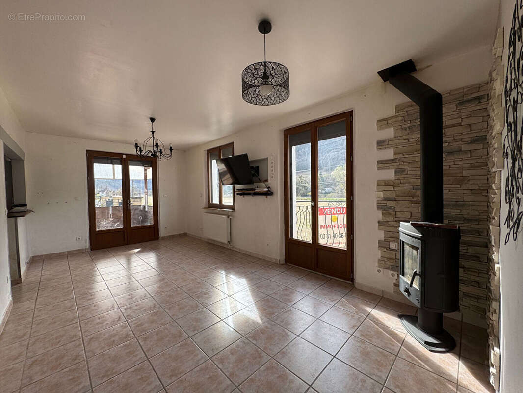 Maison à MONTFAUCON