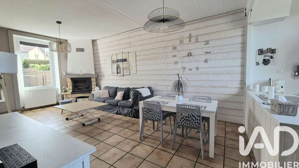 Photo 6 - Maison à ROCHE-LA-MOLIERE