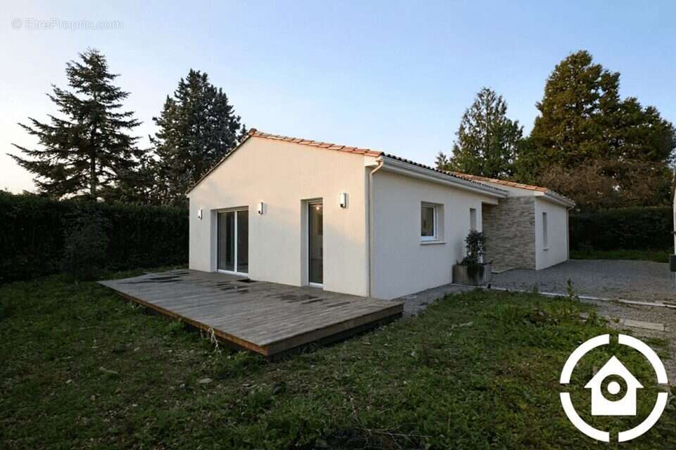 Maison à FLEAC