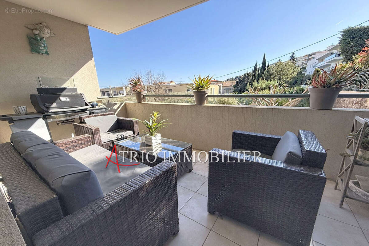 Appartement à SAINT-LAURENT-DU-VAR