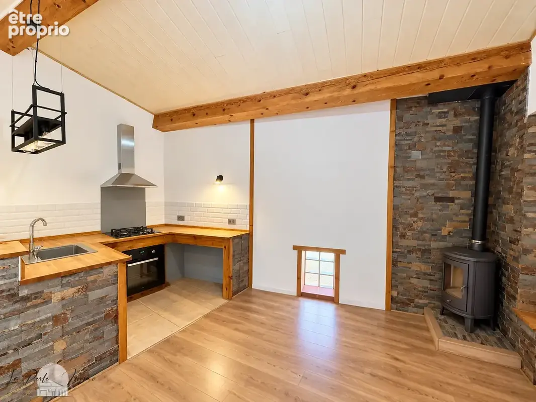 Exclusivité - Maison de village F3 entièrement rénovée avec terrasse dans un environnement naturel dépaysant! - photo 2