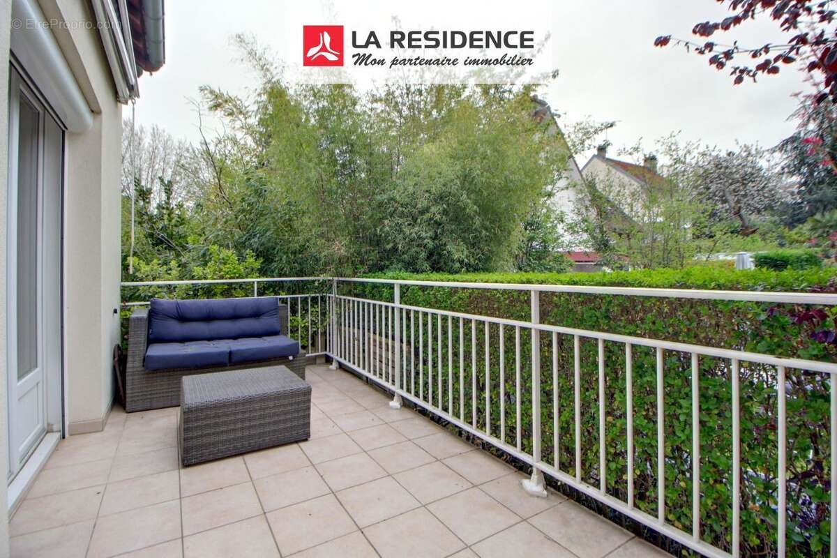 Maison à LES CLAYES-SOUS-BOIS