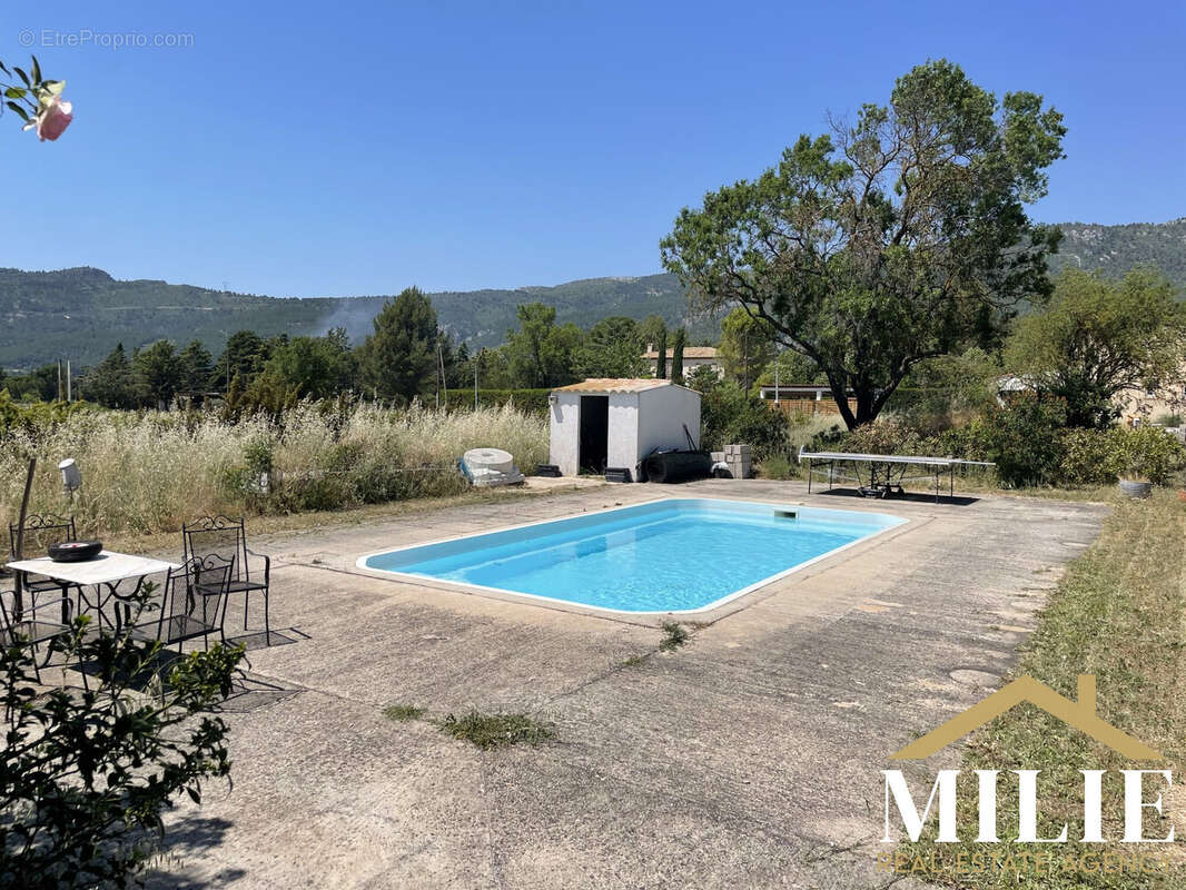 Maison à CUGES-LES-PINS