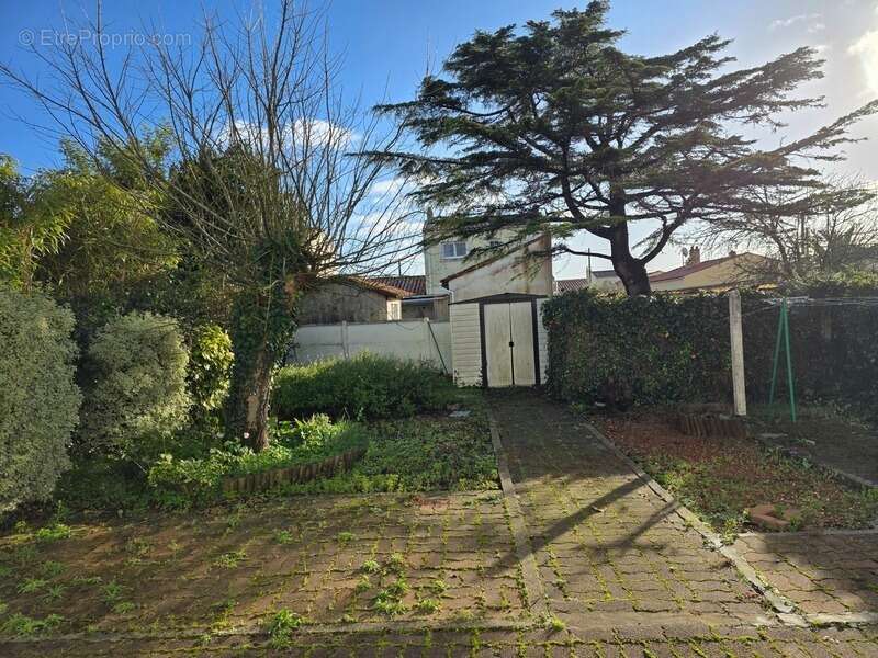 Maison à BOURCEFRANC-LE-CHAPUS