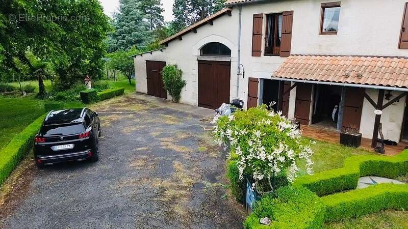 Maison à BUXEROLLES