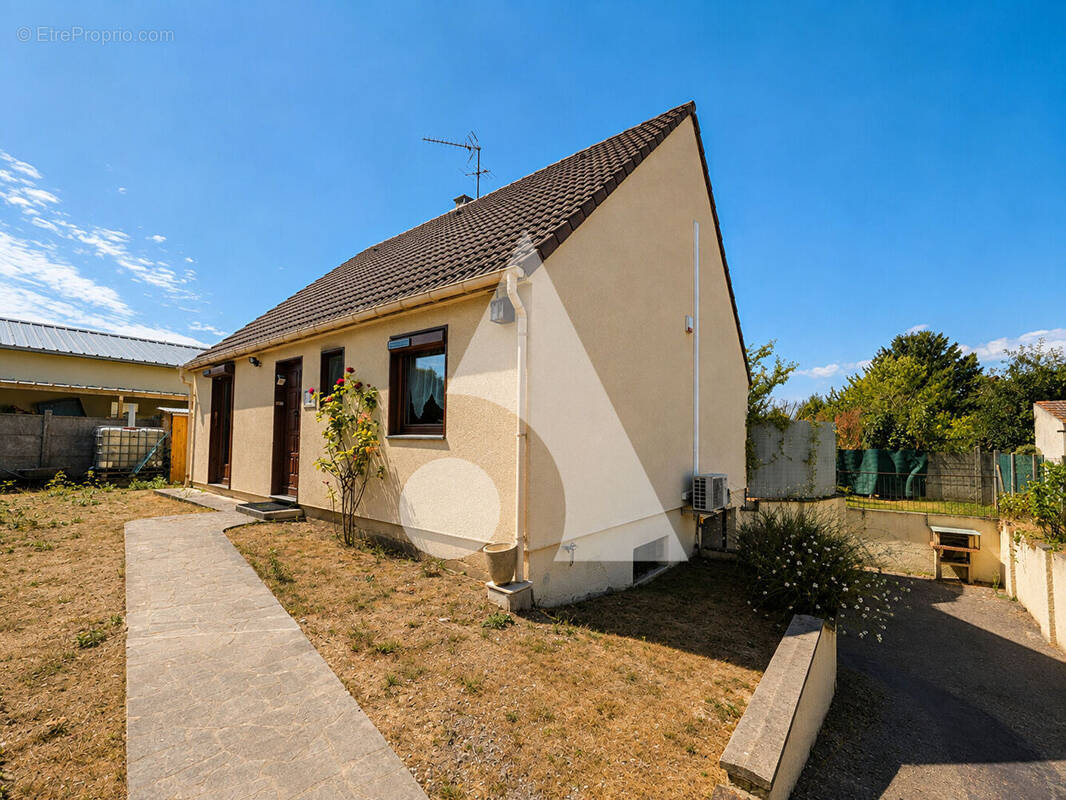 Maison à LA FRETTE-SUR-SEINE