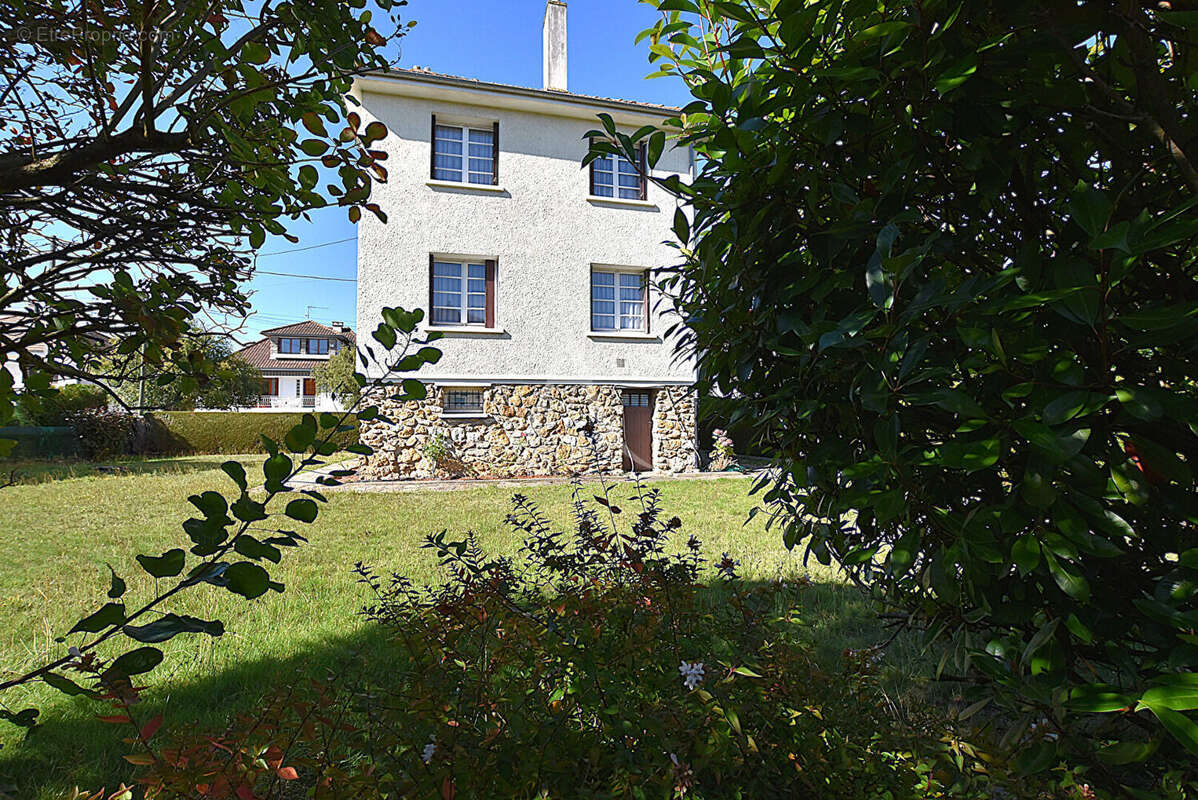 Maison à COMBS-LA-VILLE