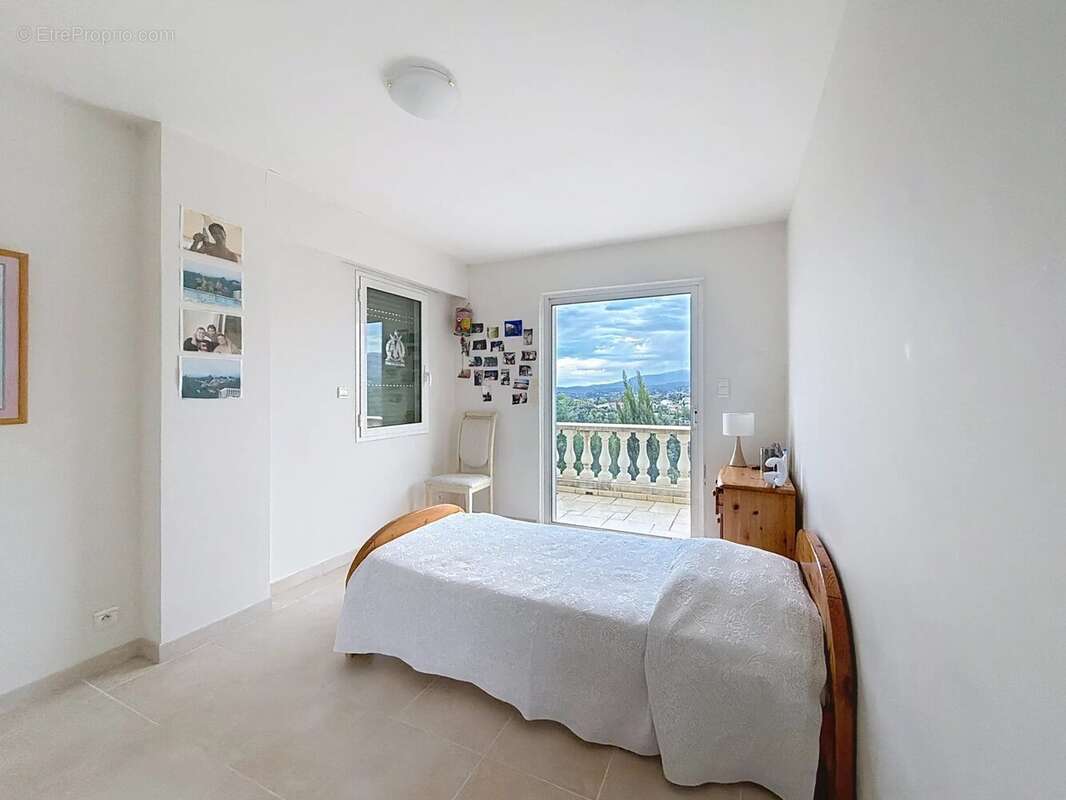 Maison à SAINT-LAURENT-DU-VAR