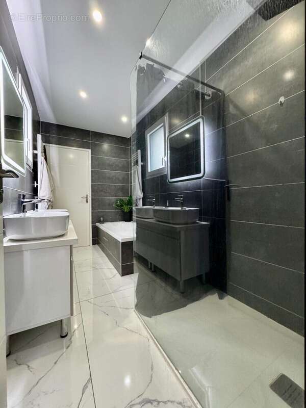 Photo 8 - Maison à MONTREUIL-JUIGNE