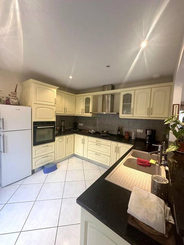 LA CUISINE - Maison à SAINT-VIVIEN-DE-MEDOC