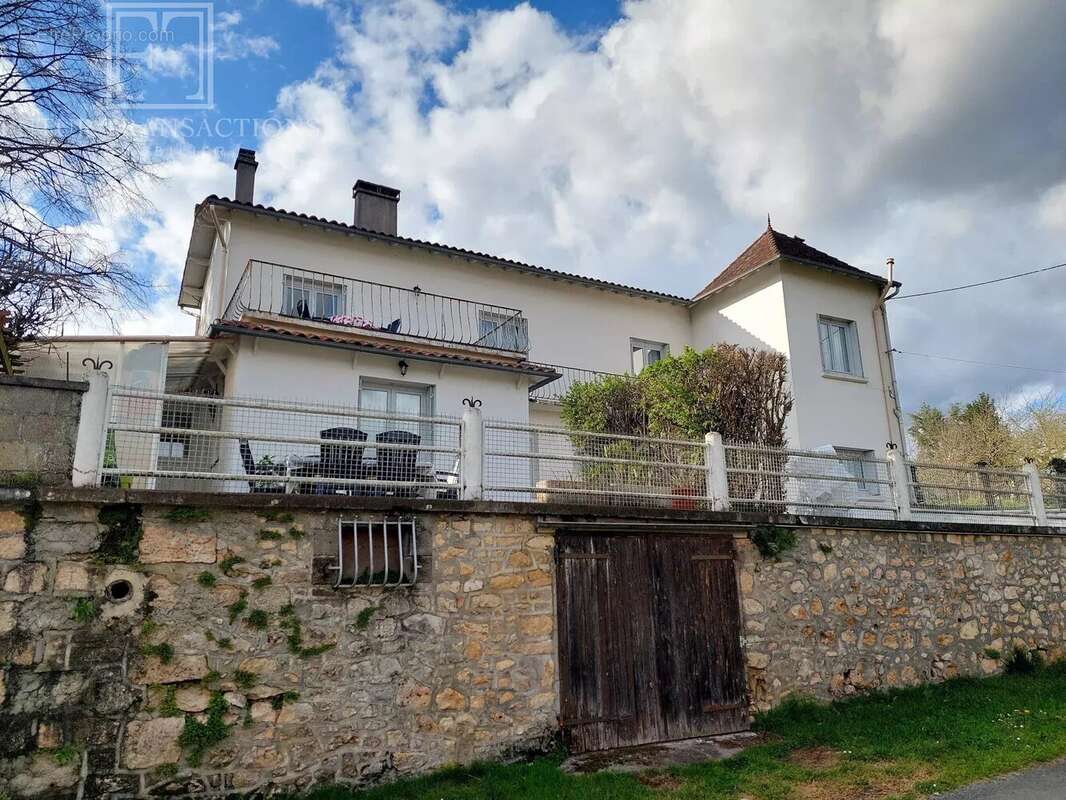 Maison à SAINT-PARDOUX-LA-RIVIERE