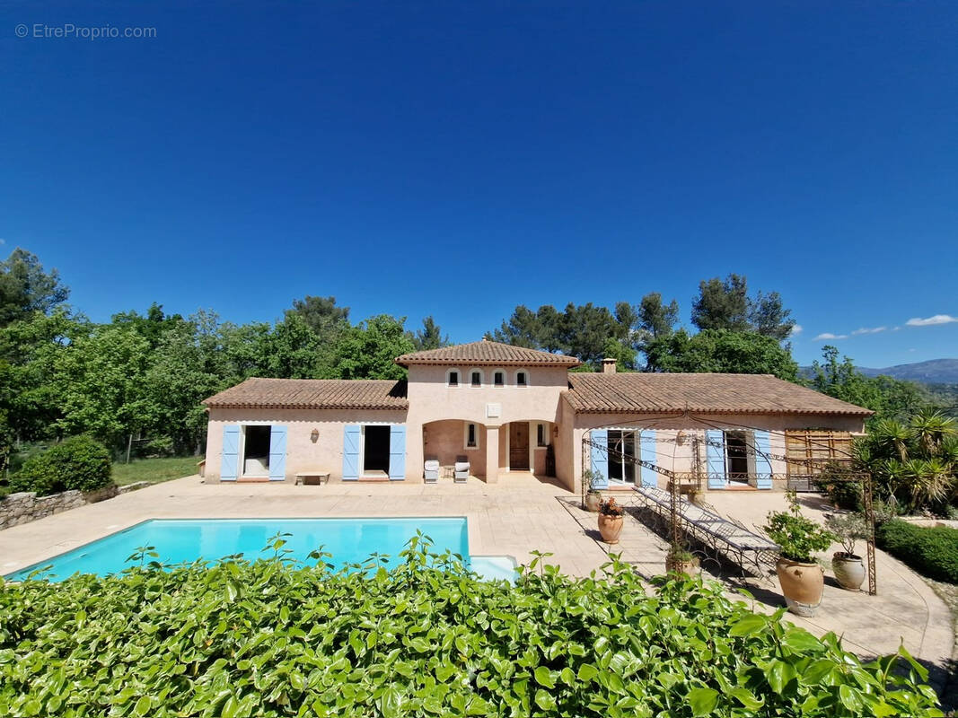 Maison à TOURRETTES