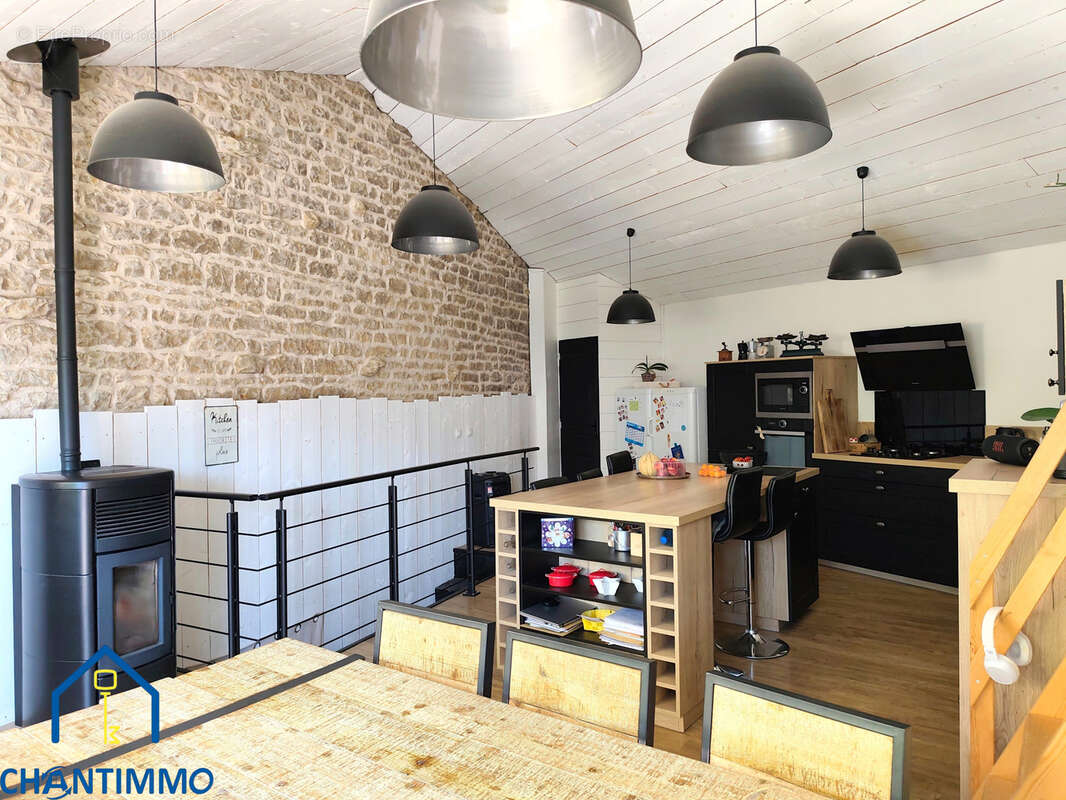 Beaucoup de charme pour cette maison en pierres à CHANTONNAY - photo 9