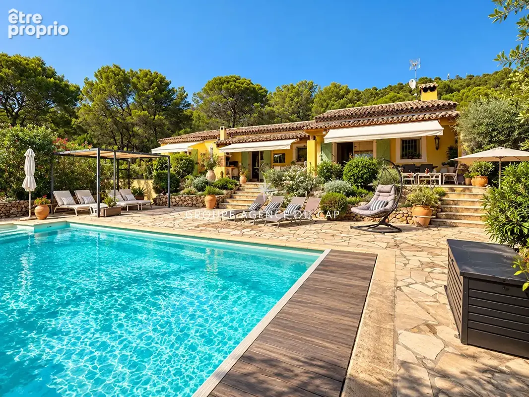Maison à ROQUEBRUNE-SUR-ARGENS