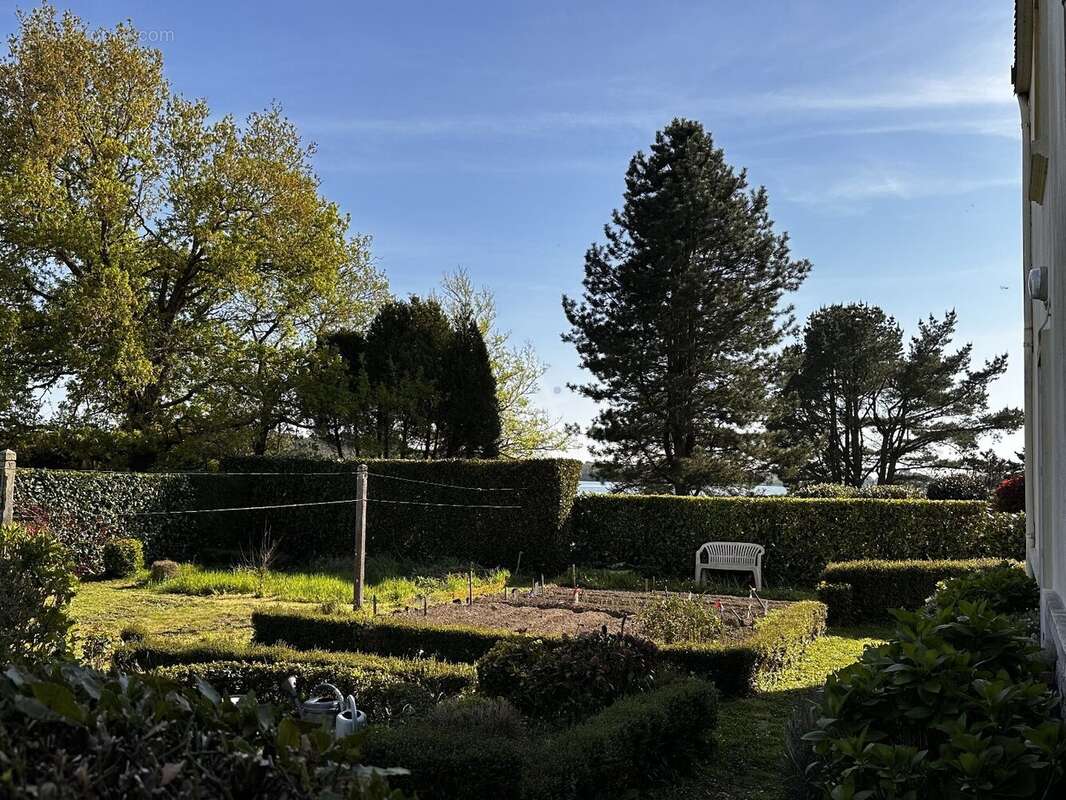 Maison à LOCOAL-MENDON