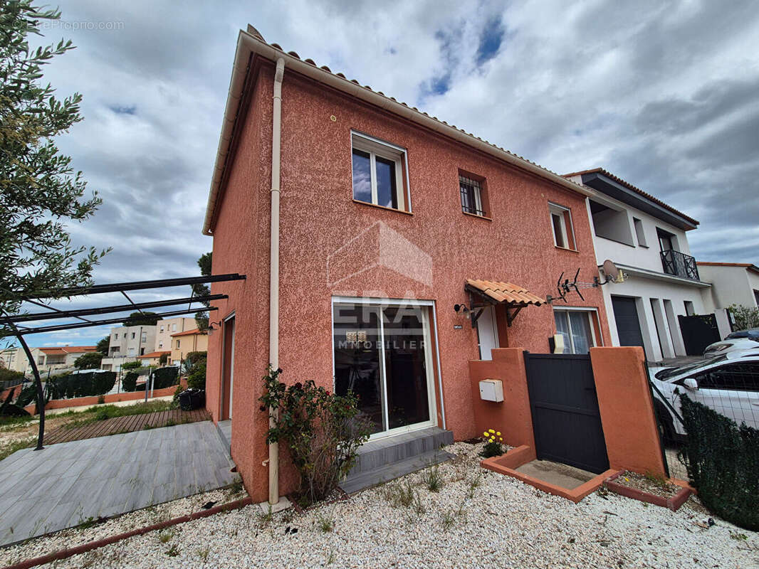 Maison à VILLELONGUE-DELS-MONTS
