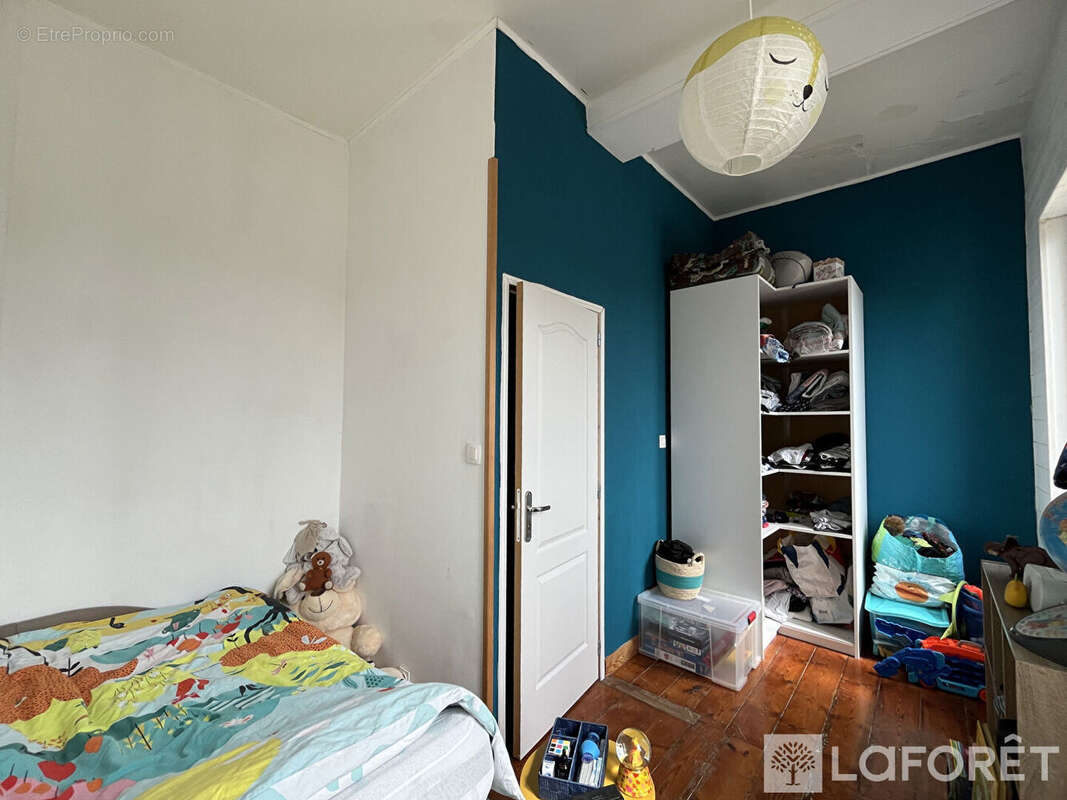 Maison en pierre Ambares Et Lagrave - 85 m2 - 3 chambres - photo 5