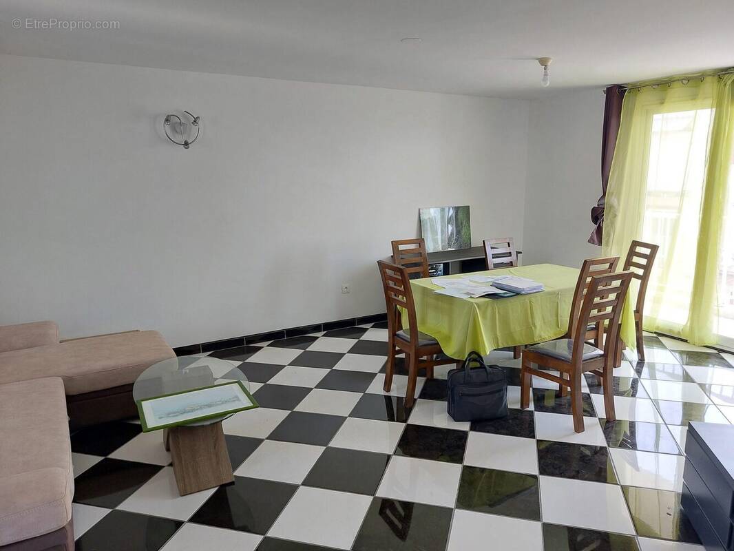 Appartement à SAINT-DENIS