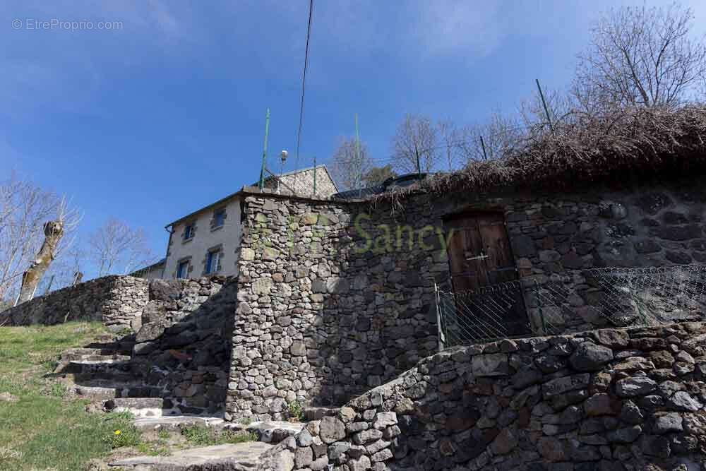 Appartement à CHAMBON-SUR-LAC