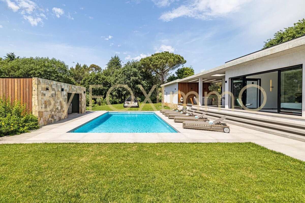 Villa de luxe contemporaine à Biot avec piscine et pool-house au calme absolu - photo 16