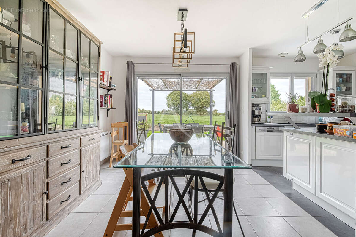 Maison à SOULAIRE-ET-BOURG