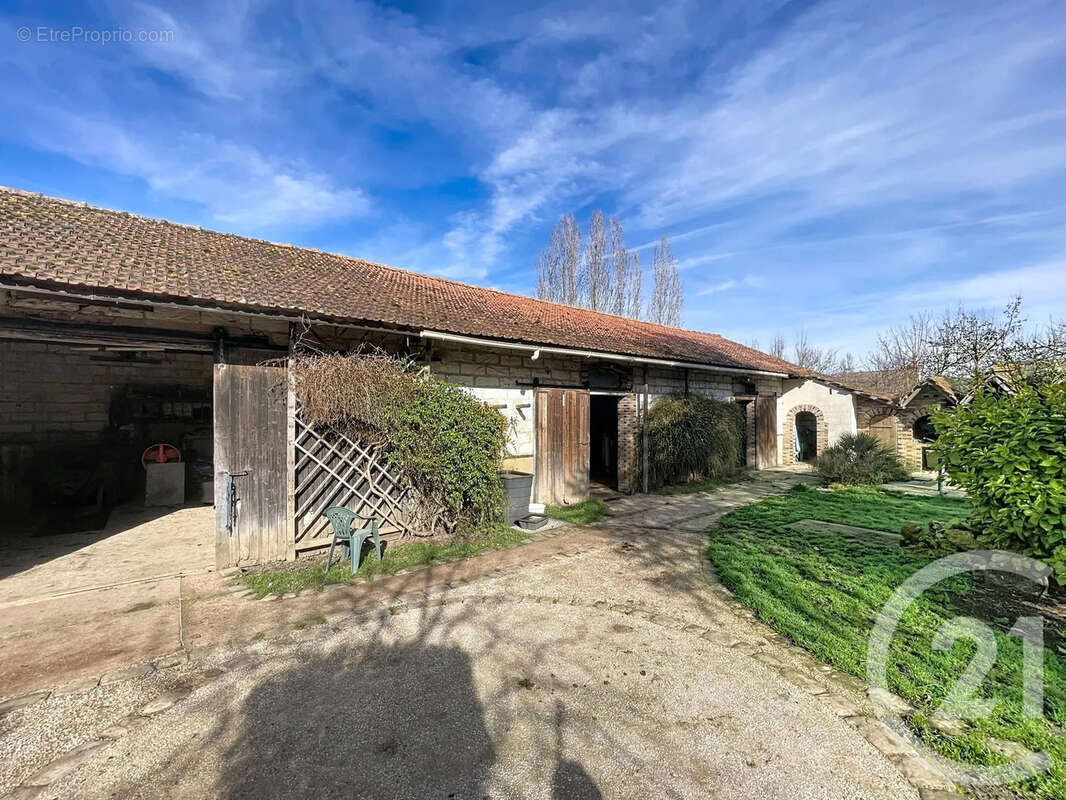 Maison à VINNEUF