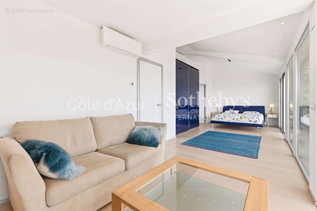 Maison à EZE