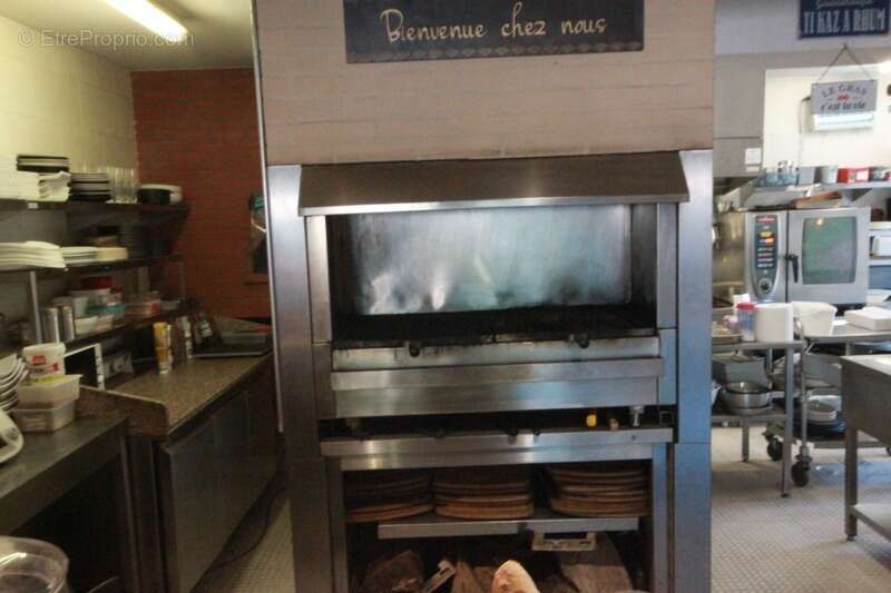 Commerce à LABARTHE-SUR-LEZE