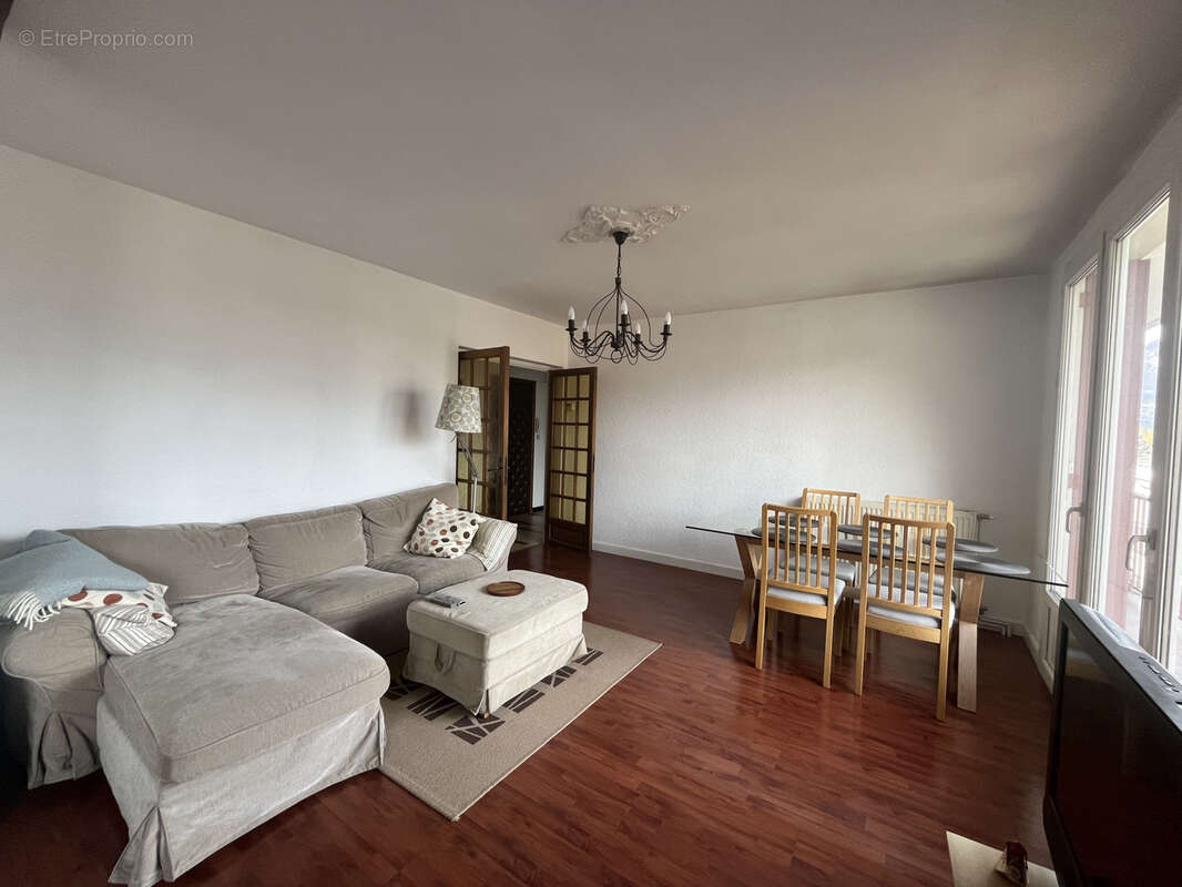 Appartement à GIERES