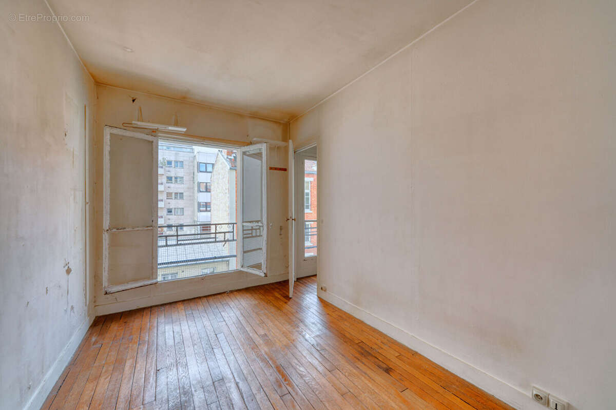 Appartement à PARIS-14E