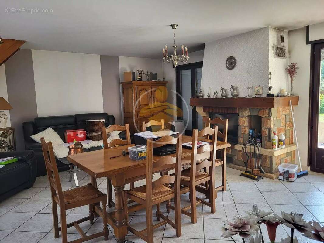 Maison à CHAUNY