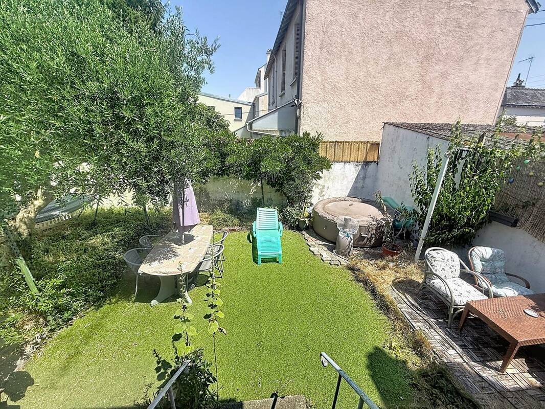 Maison 59 m² à Tours  - photo 2