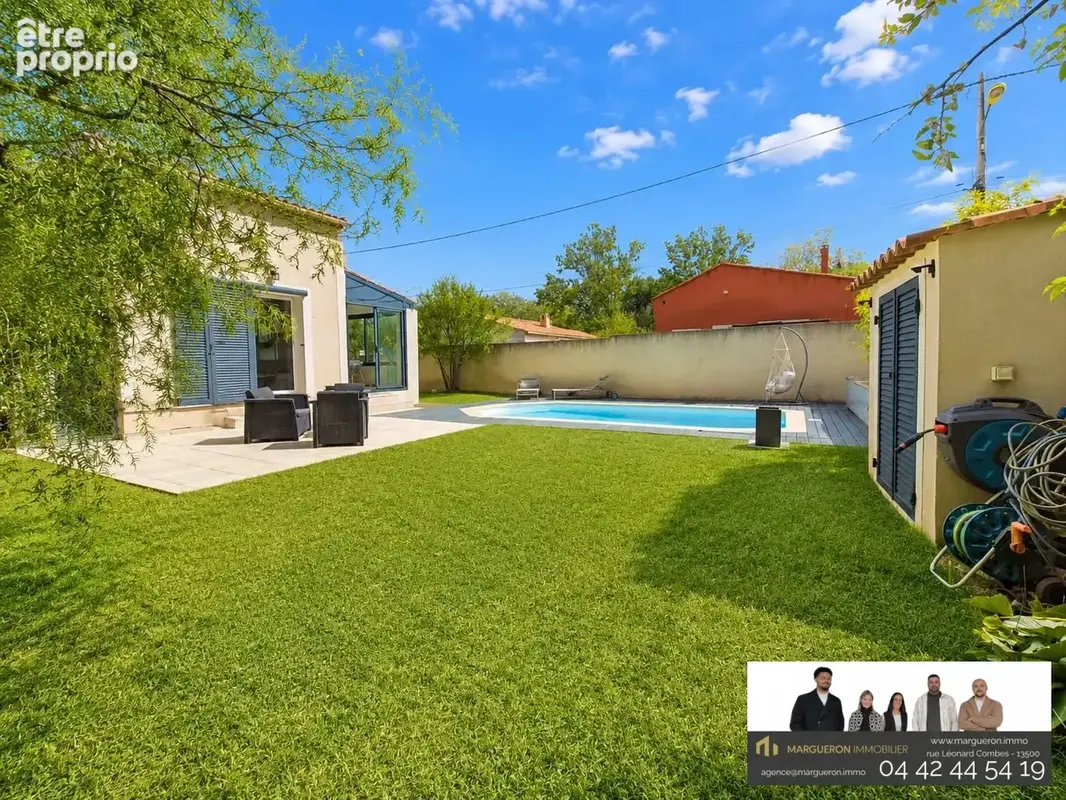 Maison 110 m² à Saint-Mitre-Les-Remparts  - photo 3