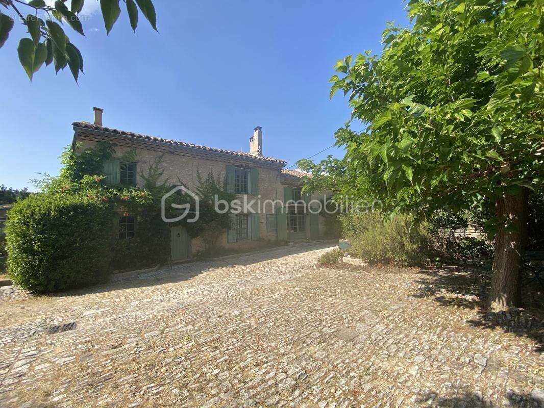 Mas provençal du xviiiᵉ siècle (apt en luberon 84)– vue lavandes – 3 logements – de type t12- piscine – fort potentiel touristiq - photo 3