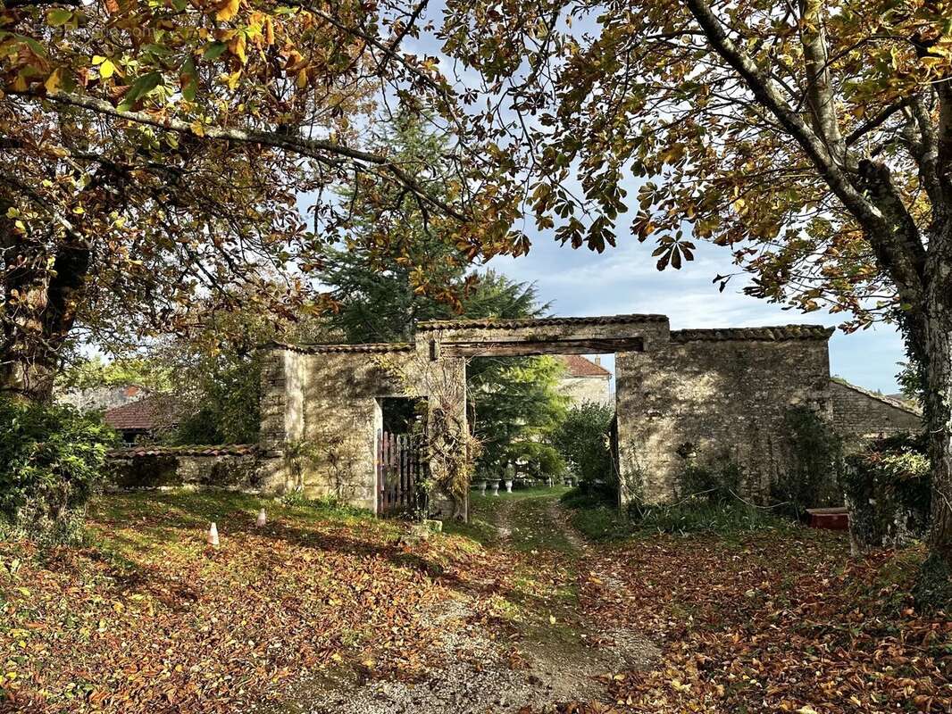 Maison à SAINT-FRONT