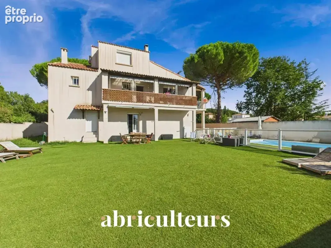 Maison familiale avec dépendance de 192 m² en vente à Bouc-Bel-Air(13320) - photo 2