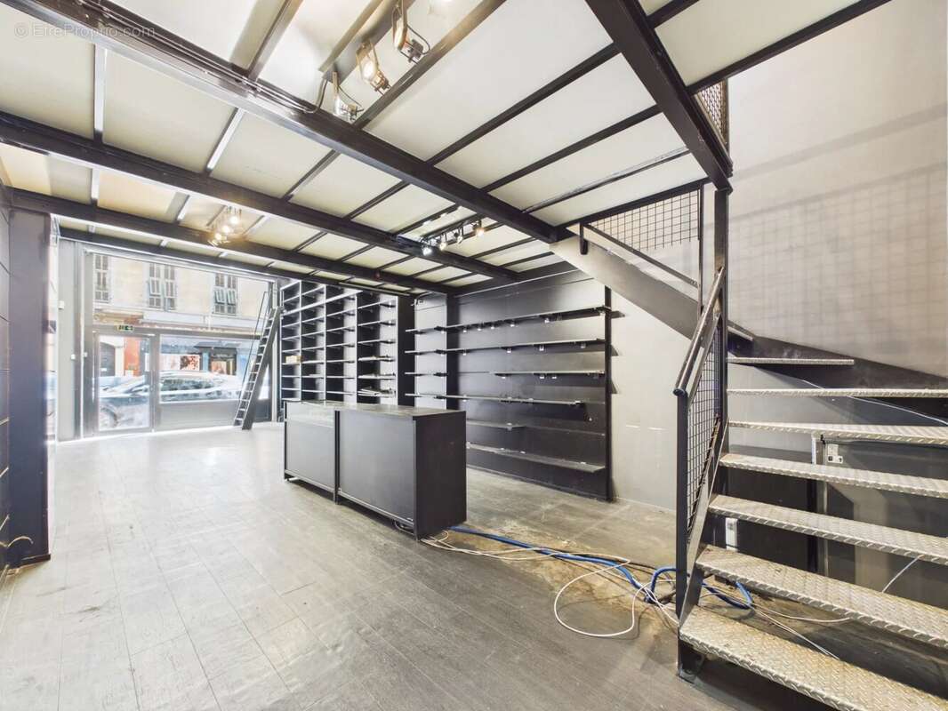 Local Commercial - 26 Rue Pertinax - NICE - 100m Jean Médecin - photo 3