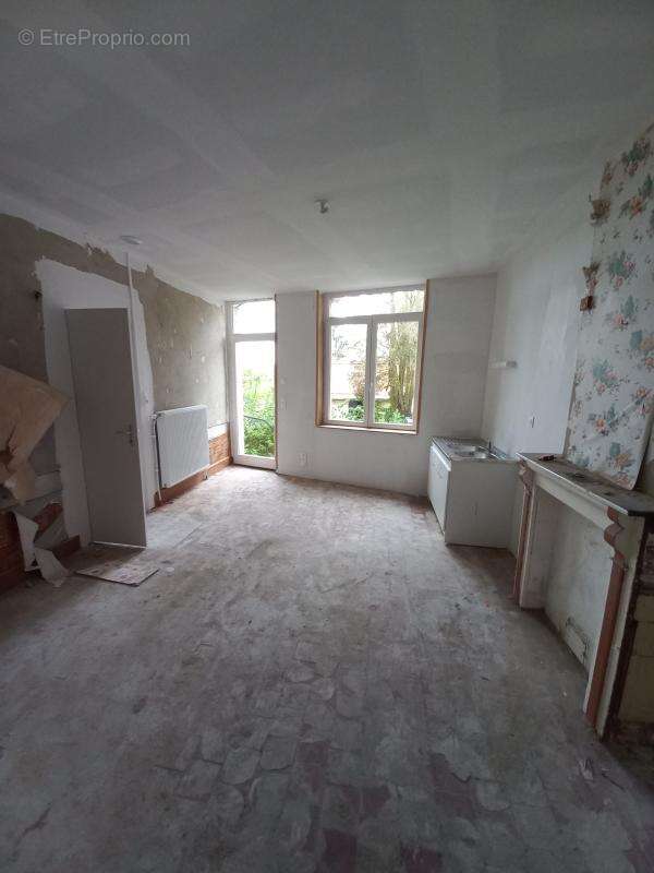 LEFOREST 111 rue Lazare Carnot - photo 4